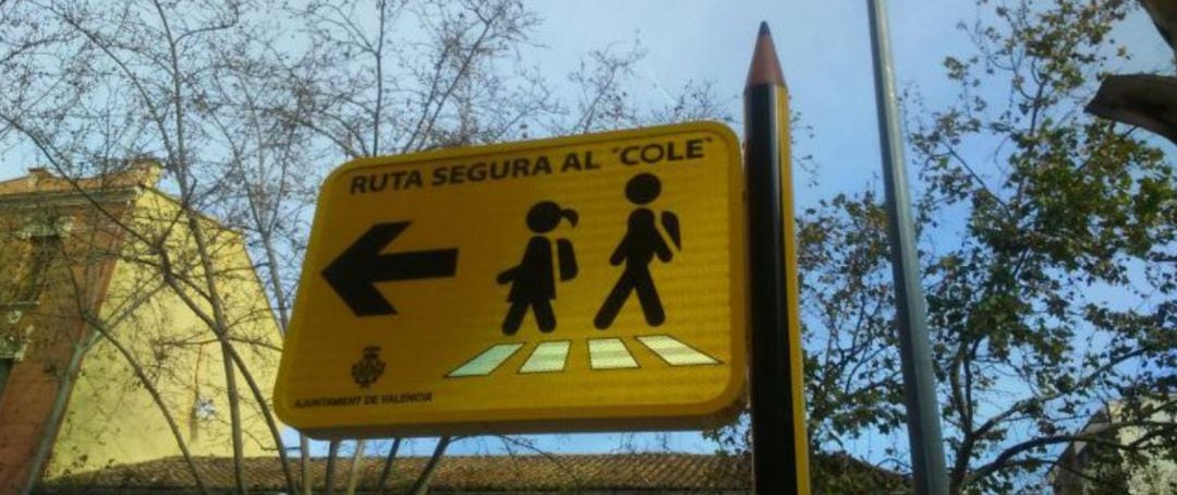 En ciudades como Valencia ya funcionan estas rutas escolares seguras con señalización propia