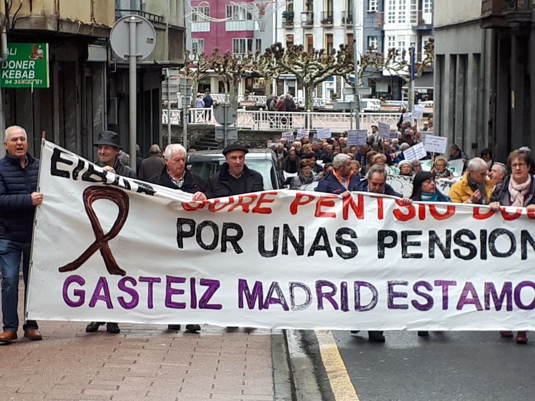 Imagen de la última manifestación por unas pensiones dignas celebrada en Eibar