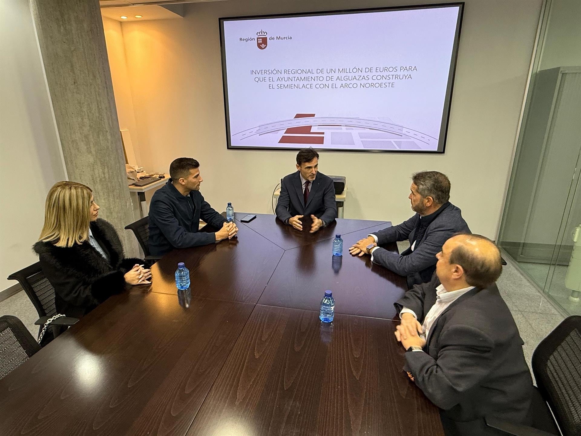 El consejero de Fomento e Infraestructuras, Jorge García Montoro, junto al alcalde de Alguazas, José Gabriel García, y el presidente de Croem, Miguel López Abad