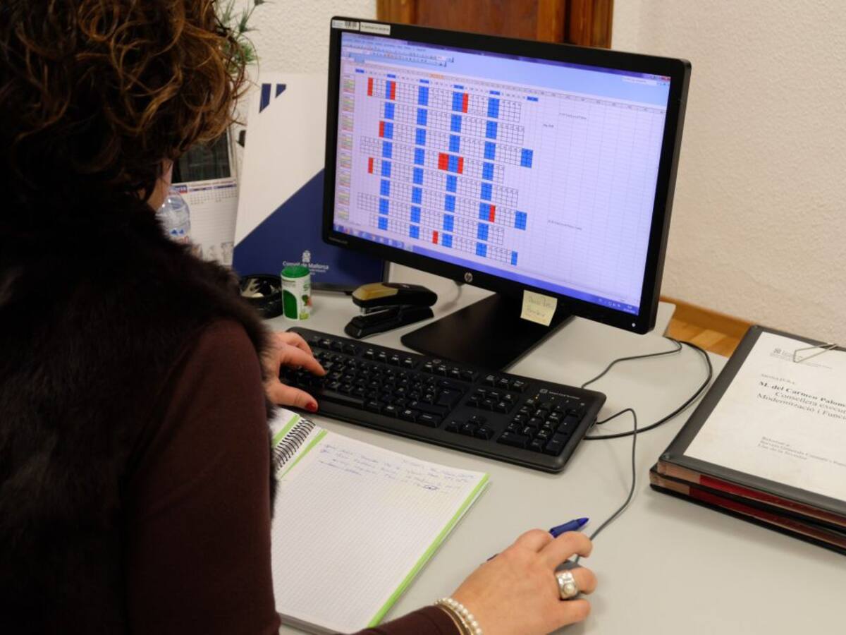 El Gobierno convoca 8.102 plazas de oferta pública de empleo de 2018 y 2019