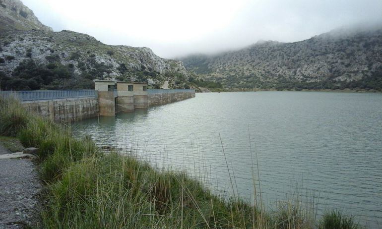 El embalse de Cúber se encuentra al 101,9 por ciento de su capacidad.