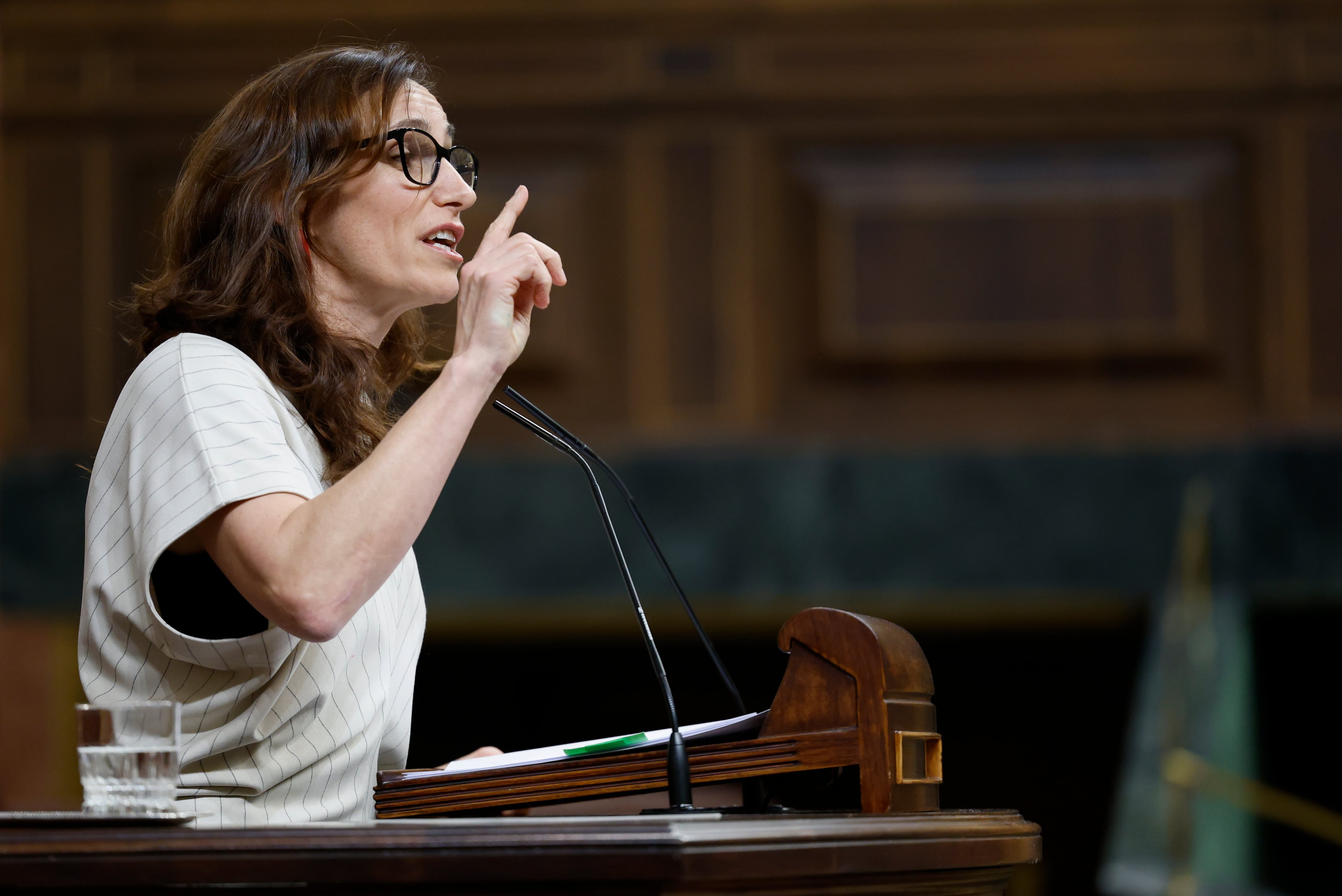  "No tiene sentido abandonar el Ejecutivo": la ministra Mónica García resta importancia a la "bronca" entre Sumar y PSOE e insiste en la necesidad de incluir la vivienda en el decreto