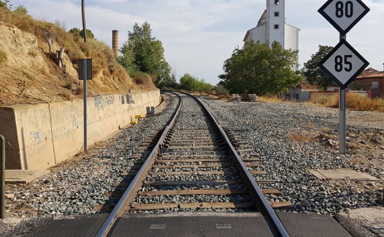 Línea férrea actual Almería-Granada en Guadix