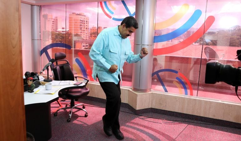 Nicolás Maduro bailando durante la emisión del programa.