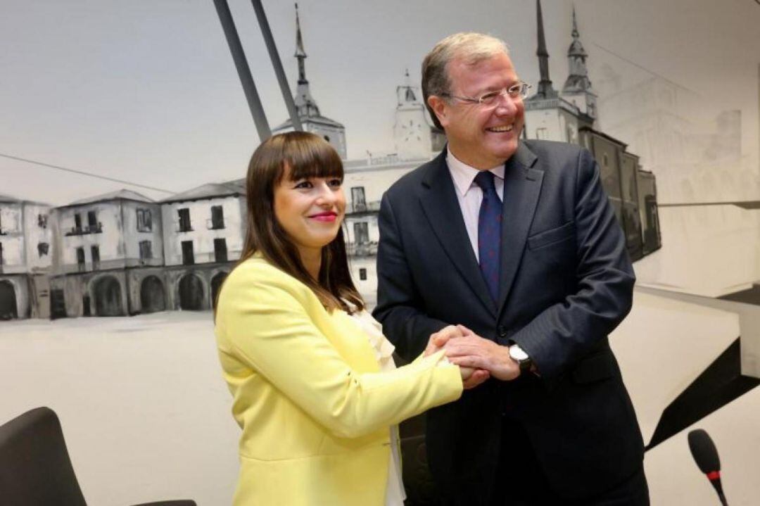 Gemma Villarroel (C&#039;s) y Antonio Silván (alcalde - PP) en una imagen de archivo