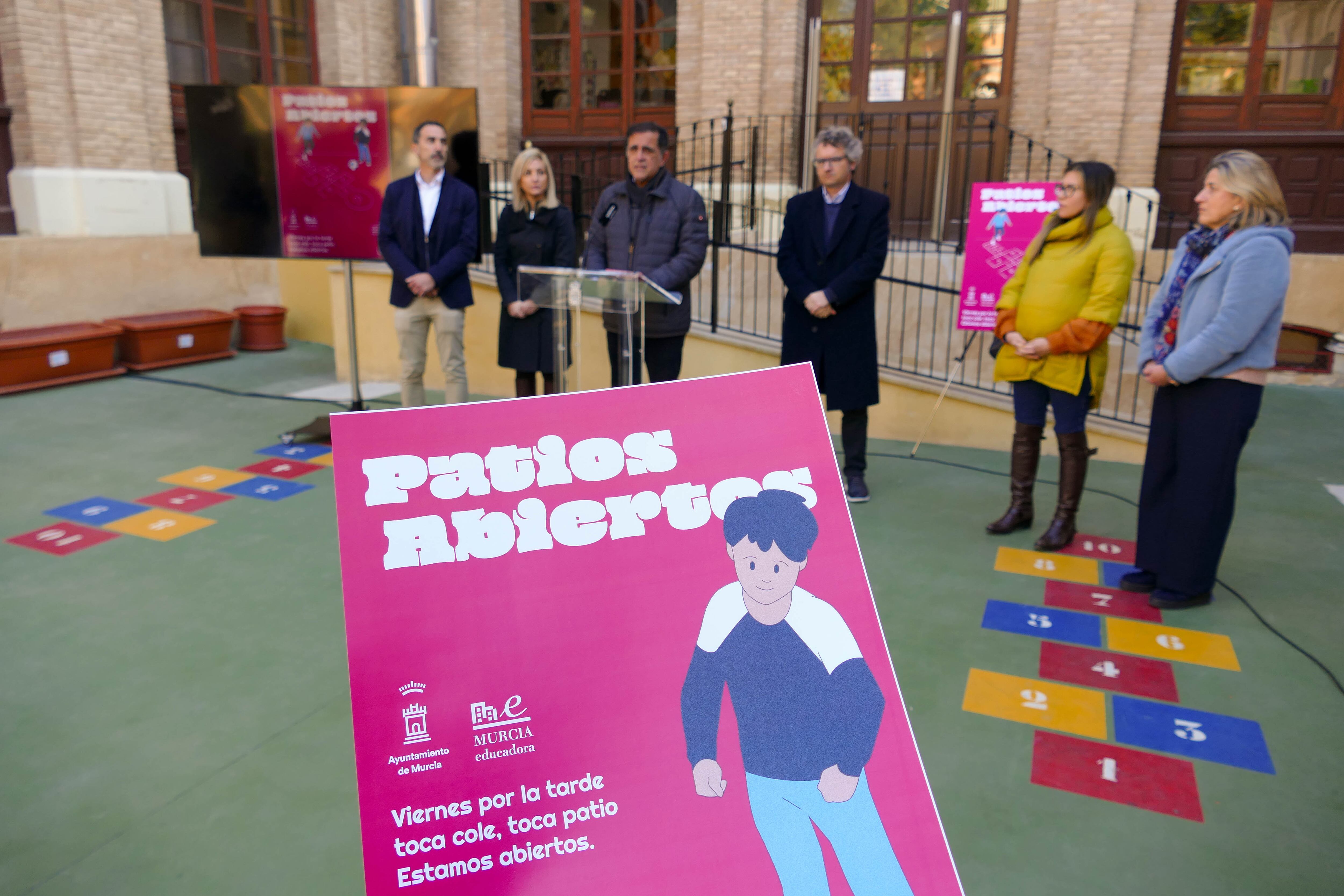 El CEIP Cierva Peñafiel ha acogido la presentación de programa 'Patios abiertos' del Ayuntamiento de Murcia