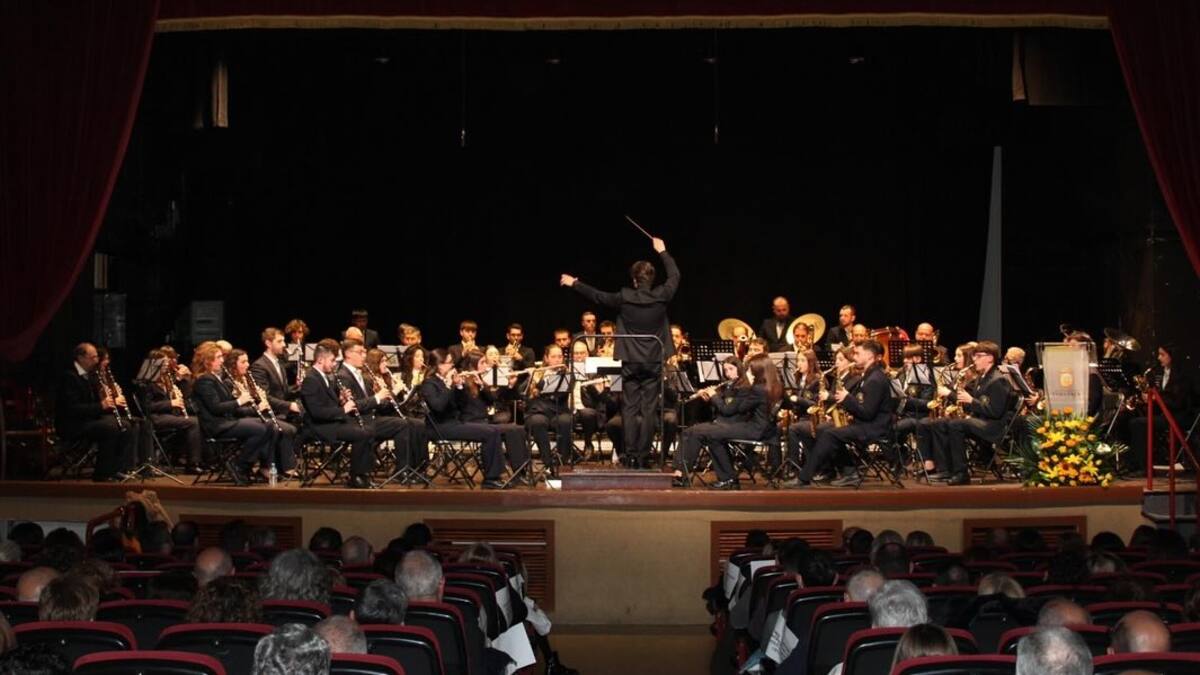 Entrevista a Vicent Cerdà, La Nova de l'Olleria ofrece su concierto de verano.