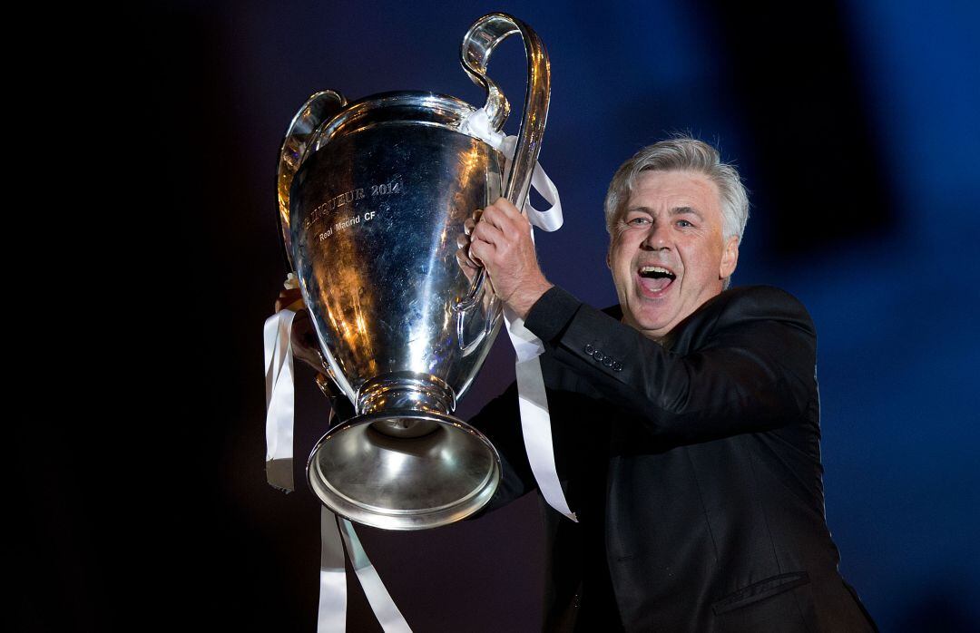 Carlo Ancelotti, con la Décima del Real Madrid en mayo de 2014