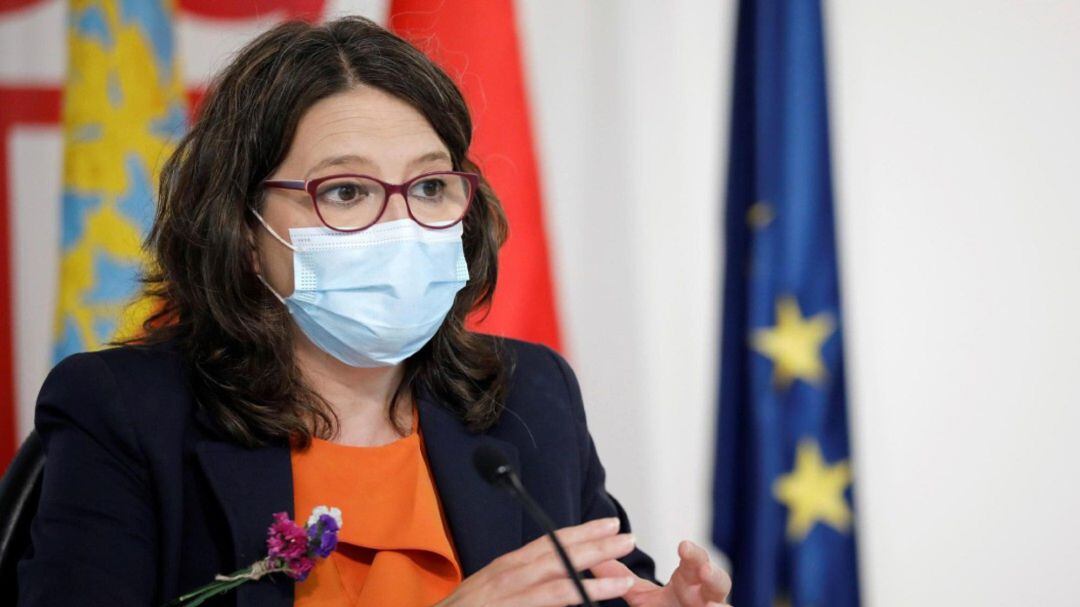 Mónica Oltra con mascarilla