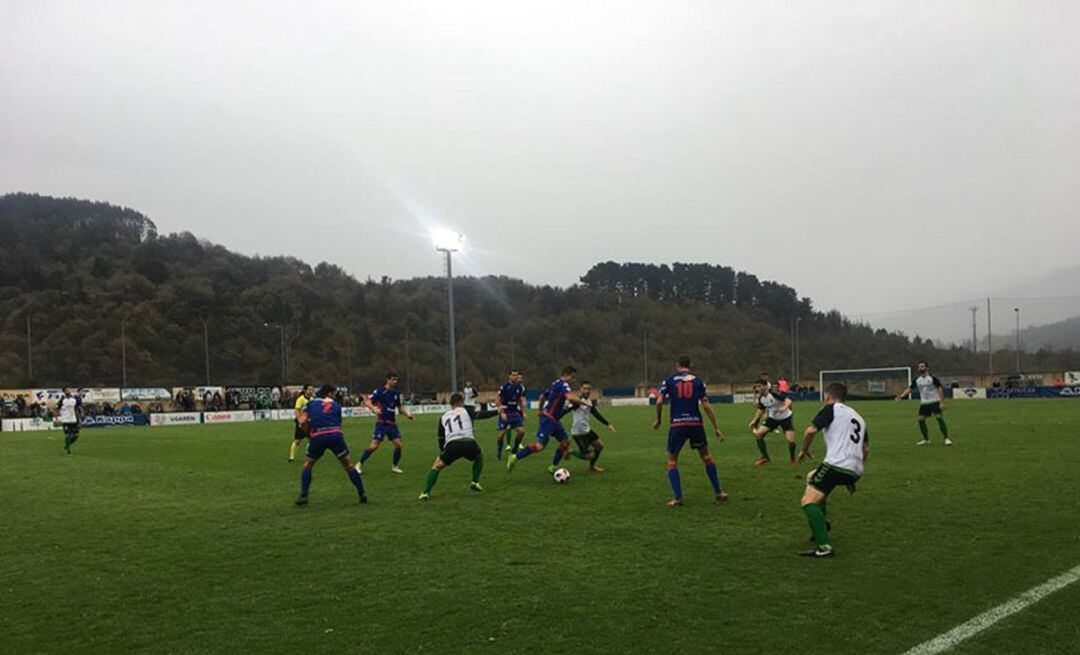 Disputa de balón en Urritxe