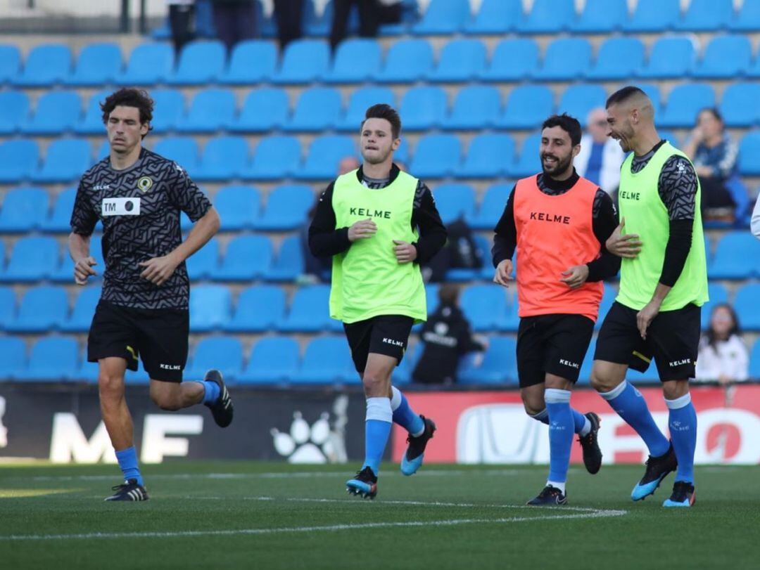 Nani, calentando antes de un partido en el Rico Pérez