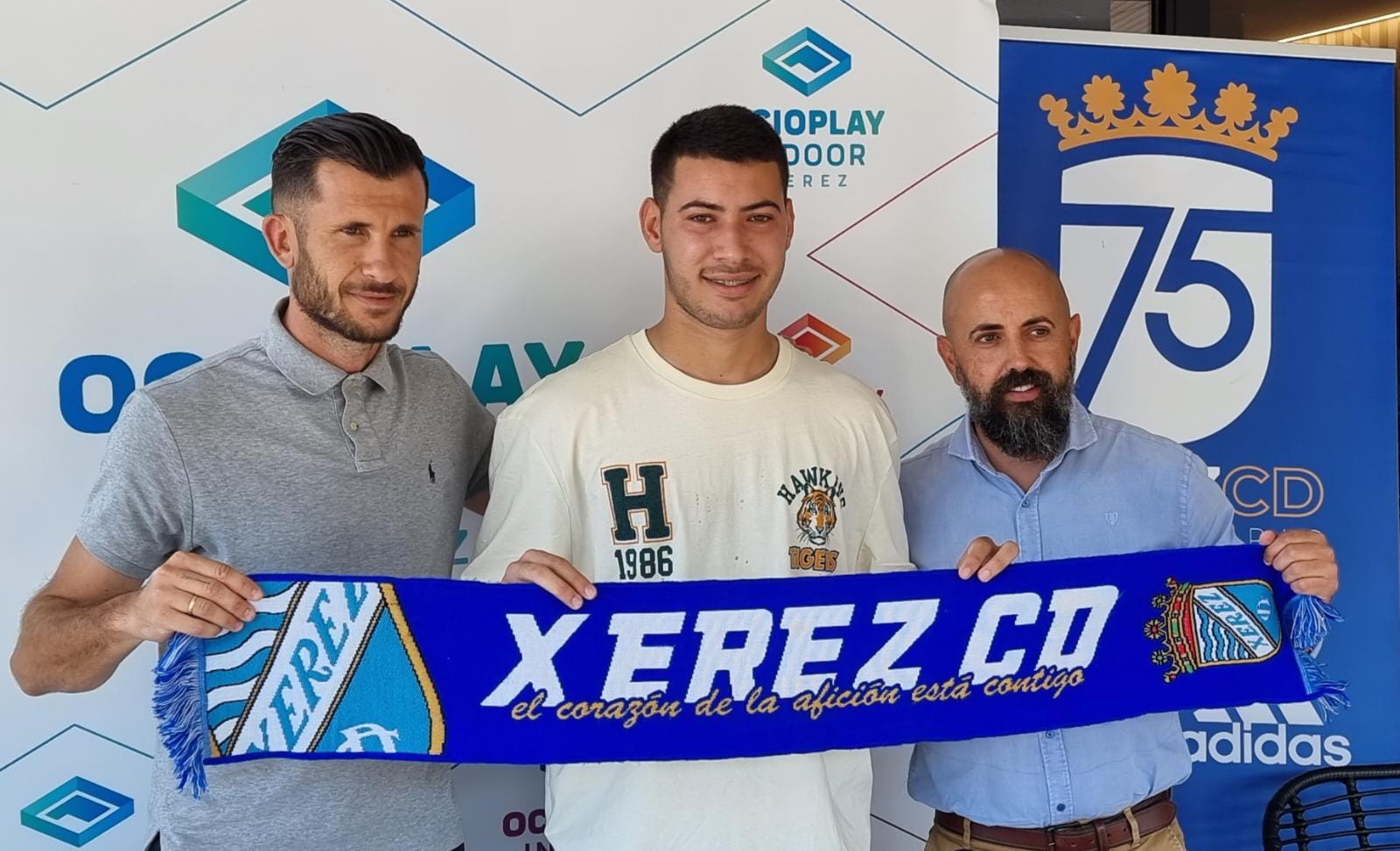 Antonio Sanlúcar junto a Titin y Álex Colorado