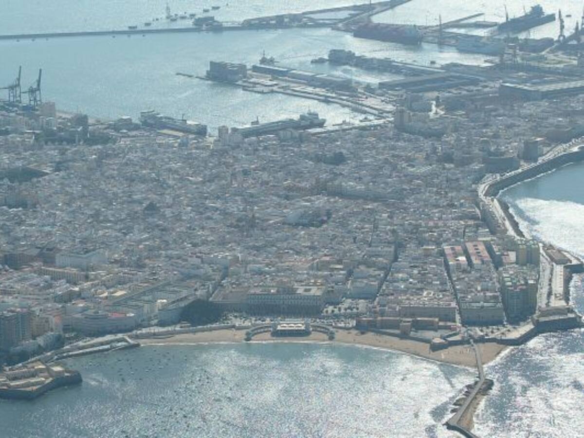 El Ayuntamiento abonará el canon por la regata a la autoridad portuaria