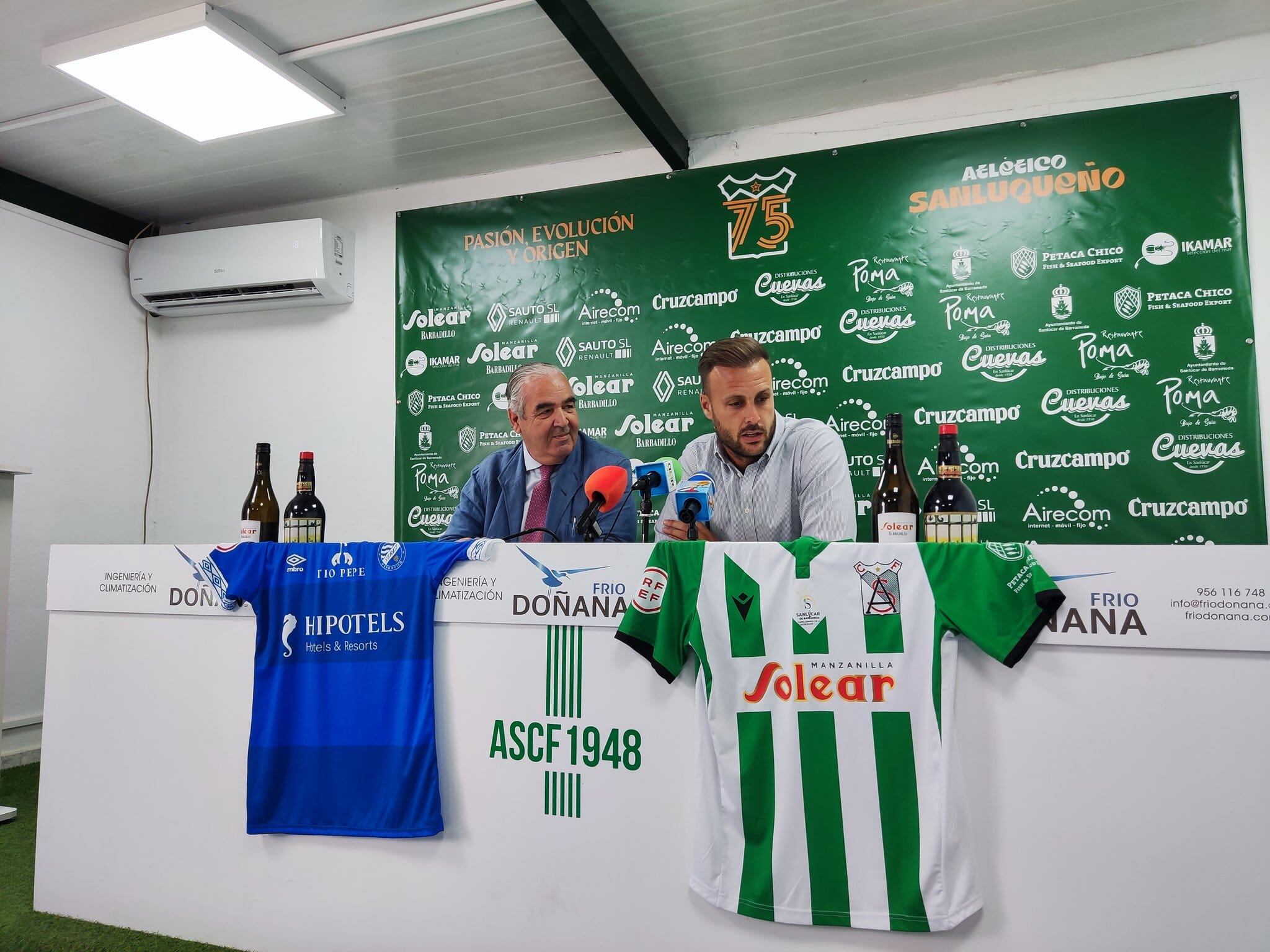 Ignacio de la Calle y Juan Cala, durante la rueda de prensa