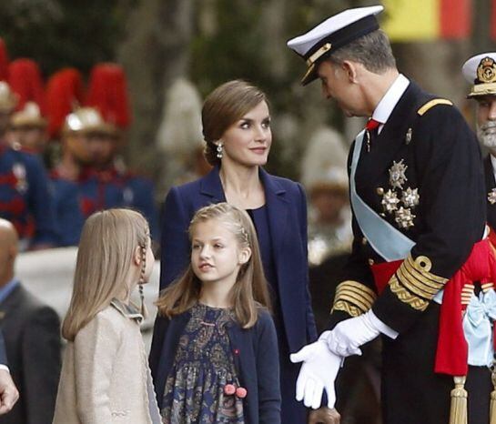 Los reyes, acompañados de sus hijas la princesa Leonor y la infanta Sofía.