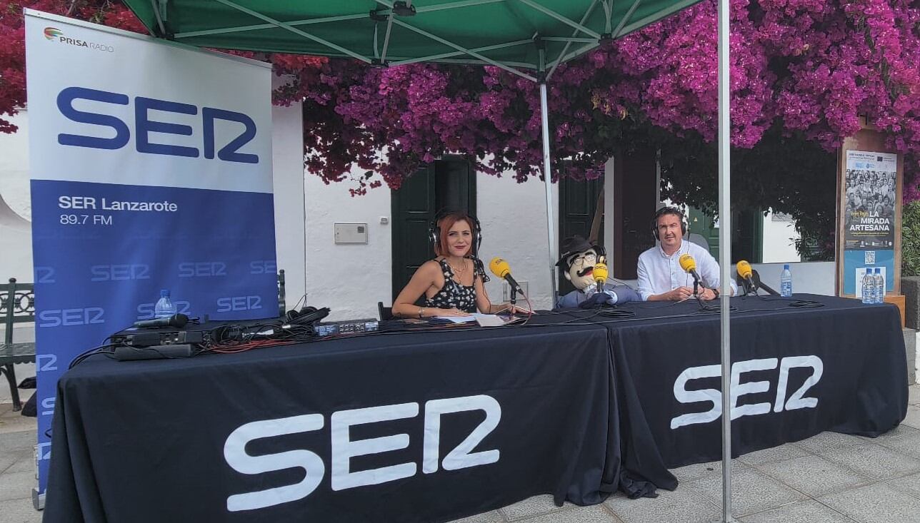 El Facundo estuvo presente en el especial Hoy por Hoy Lanzarote desde la Plaza de la Constitución de Haría.