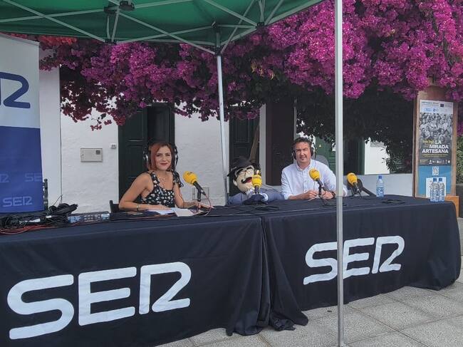 El Facundo estuvo presente en el especial Hoy por Hoy Lanzarote desde la Plaza de la Constitución de Haría.