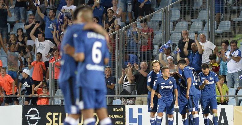 Los jugadores del Getafe celebran un gol en el Coliseum