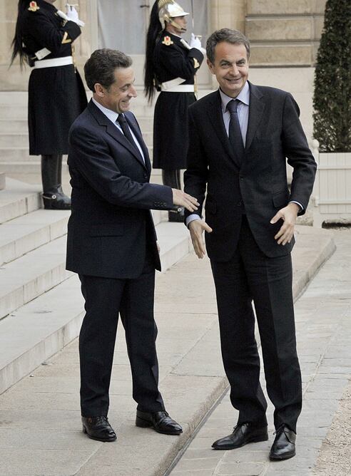 Sarkozy recibe a Zapatero en el Palacio del Elíseo