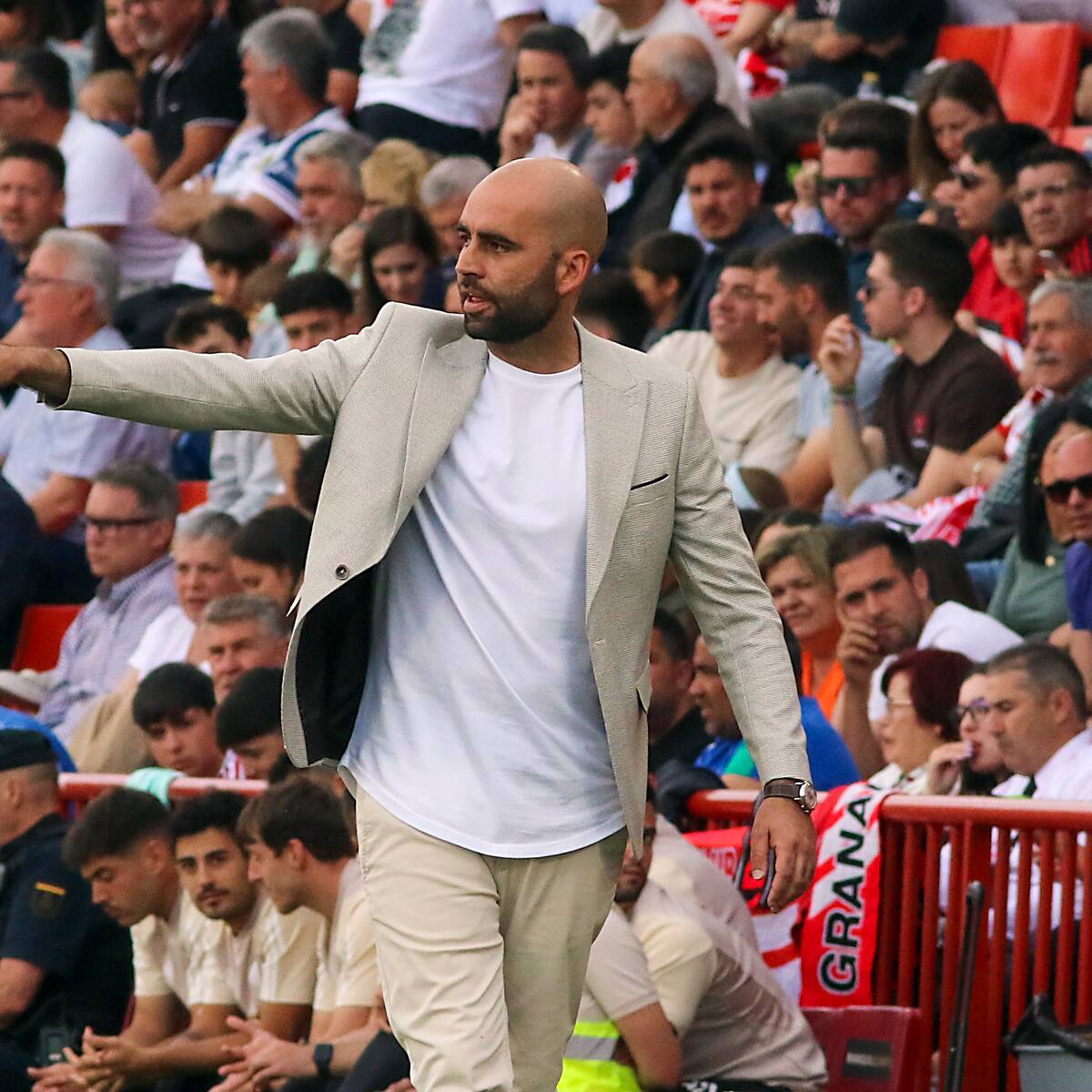 Claudio Giráldez se hace un "Carlitos Pérez" contra Abebe Bikila