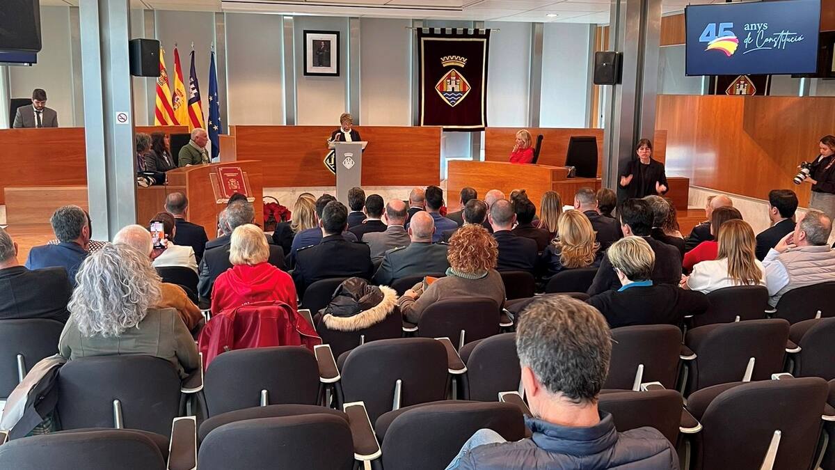 Enrique Sánchez: "Modificar la Constitución requiere un amplio consenso que se ve muy lejano en la actual situación política"