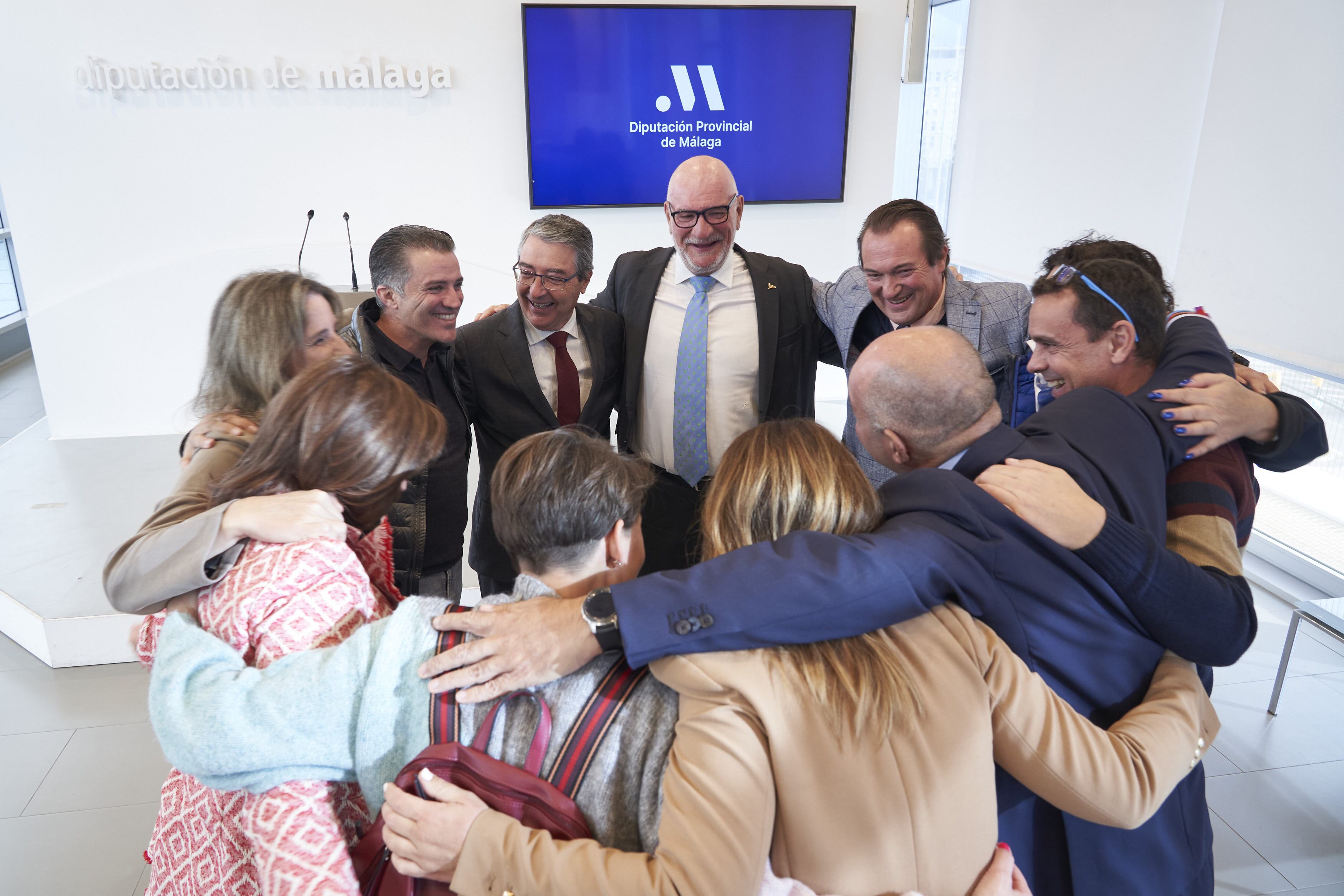 Encuentro de las empresas y parques de ocio y aventuras de Málaga con el presidente de la Diputación, Francisco Salado