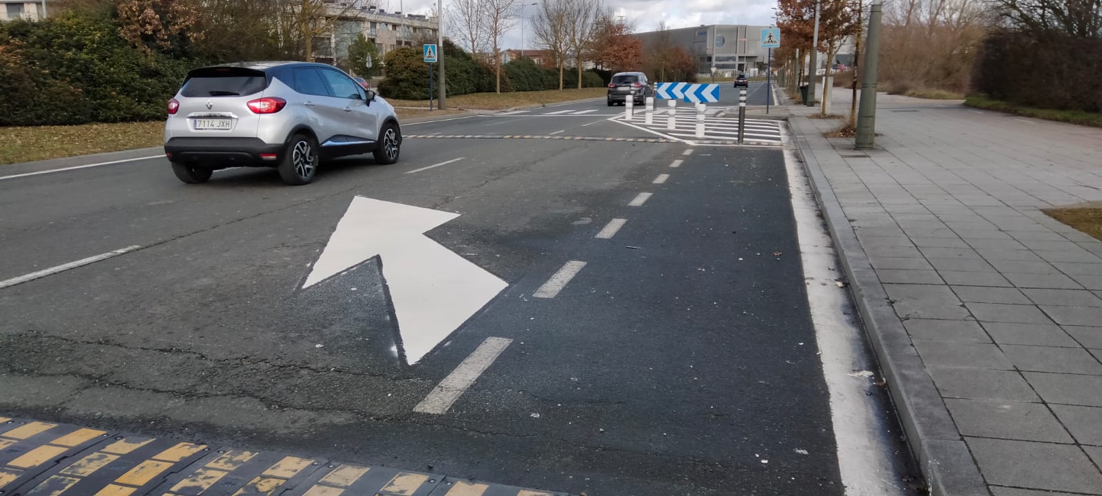 El Ayuntamiento ha reducido a dos carriles la circulación en la zona más cercana al paso de cebra donde falleció atropellada una mujer de 84 años