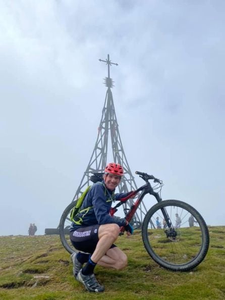 Gorka Urtaran en la cima del Gorbea