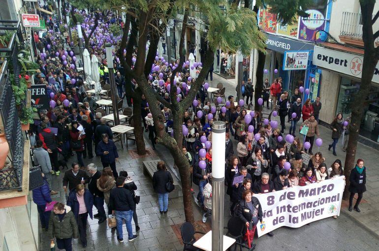 Momento de la manifestación por las calles de Don Benito