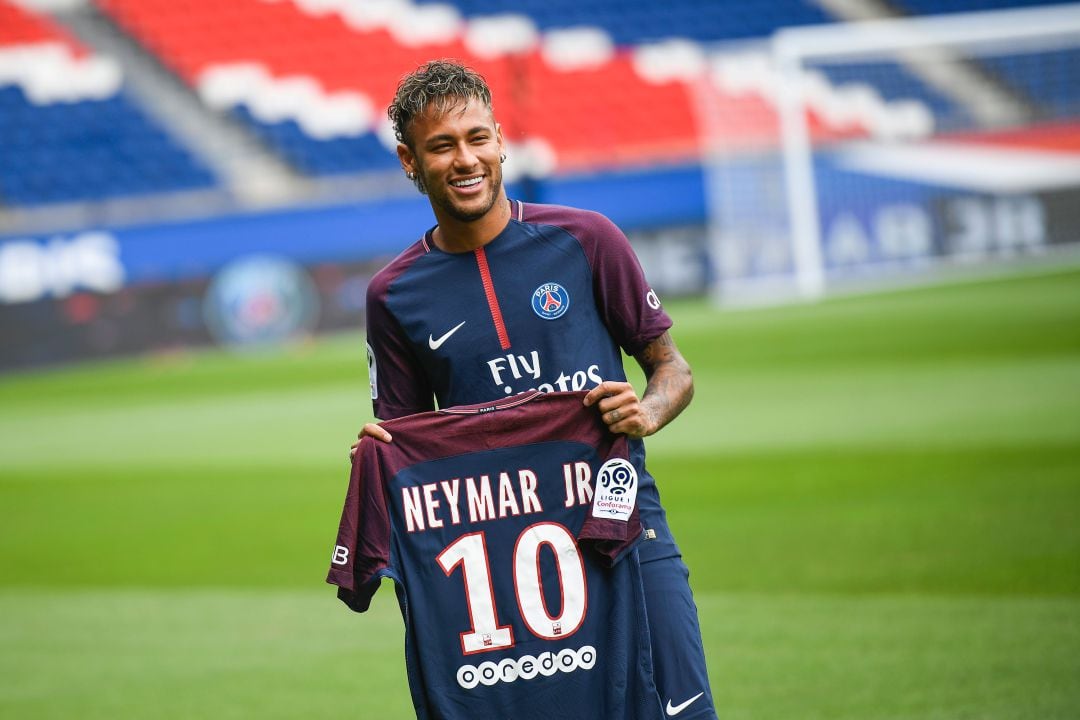 Neymar, en su presentación como jugador del PSG.