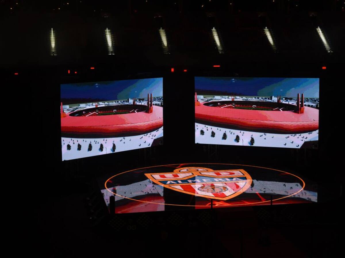 El Almería presenta un Estadio 'Champions'