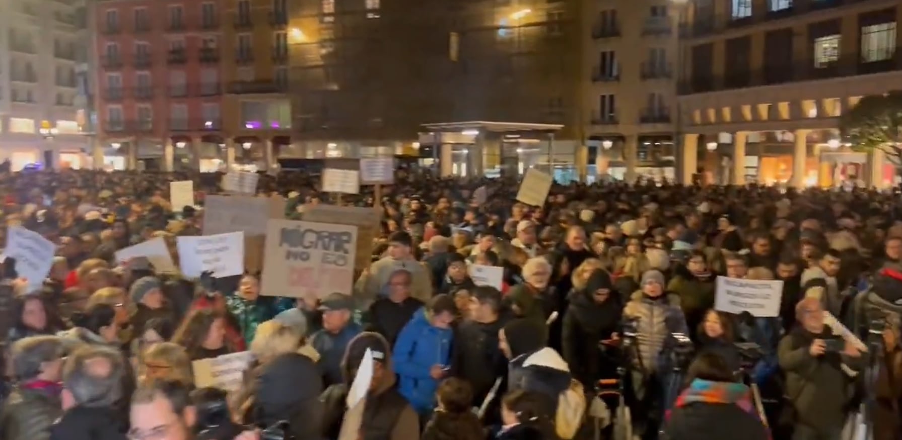 Imagen de la manifestación en Burgos contra la eliminación de ayudas para ONG que colaboran con migrantes