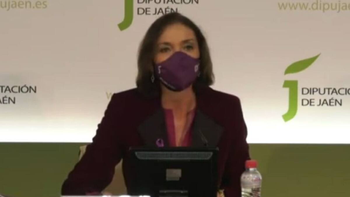 La ministra de Industria afirma que existe un compromiso del Gobierno de España con el sector oleícola