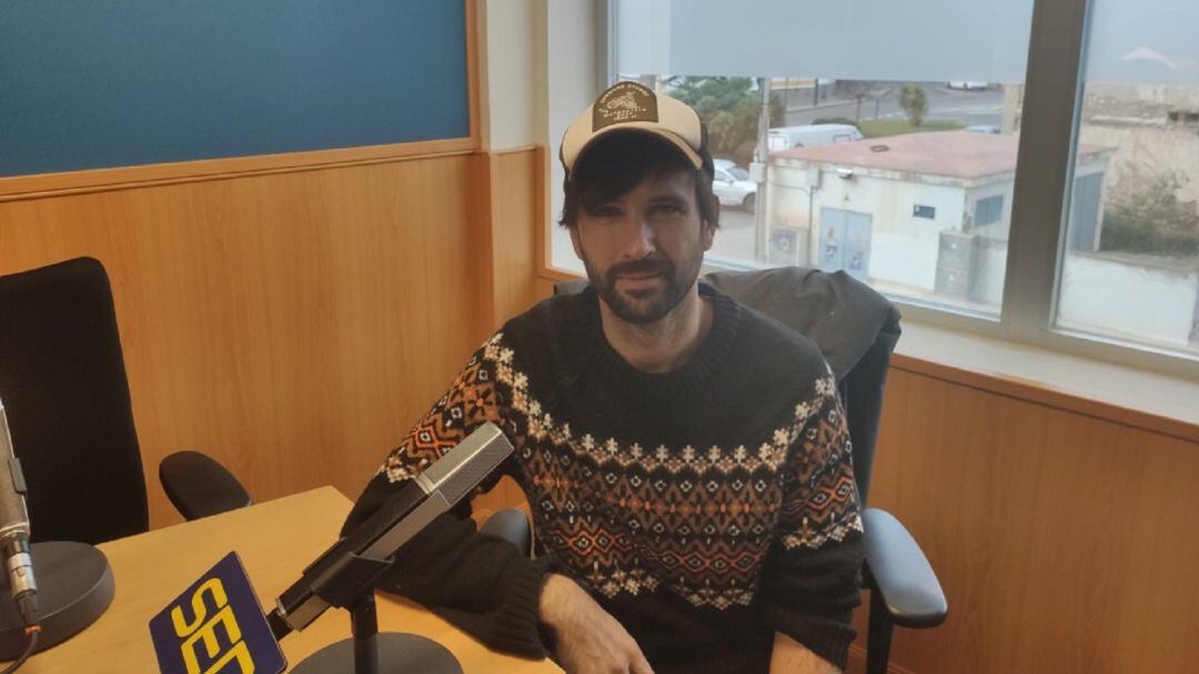 Foto de archivo de David Otero en los estudios de Radio Cartagena SER.