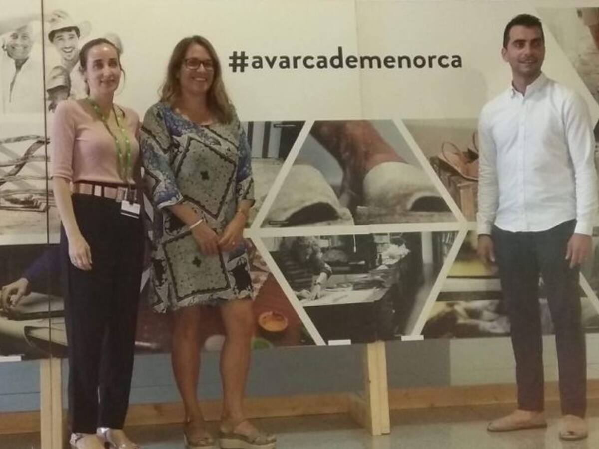 Todo el mundo de la abarca al llegar a Menorca