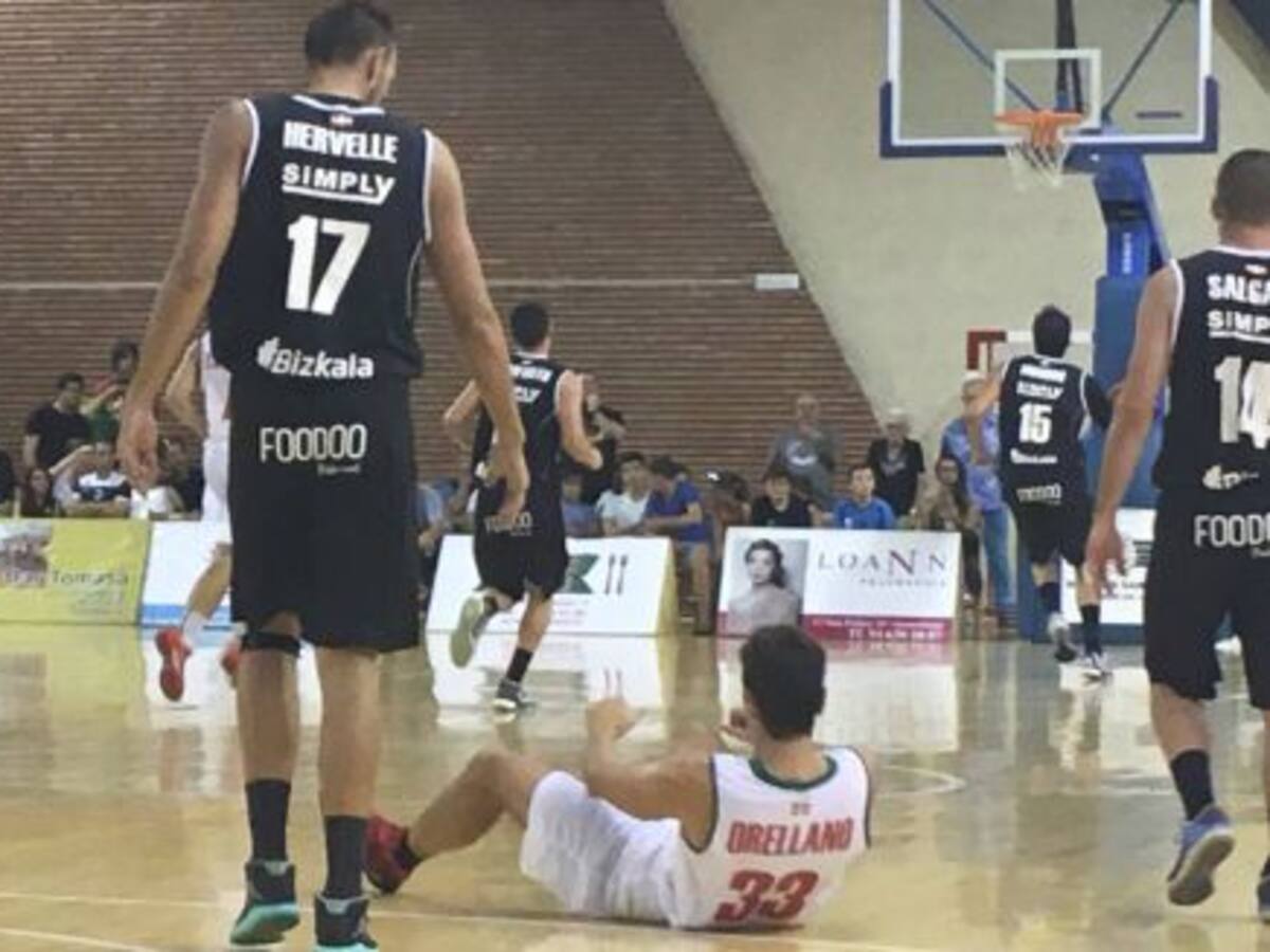 Muchos puntos en el primer amistoso