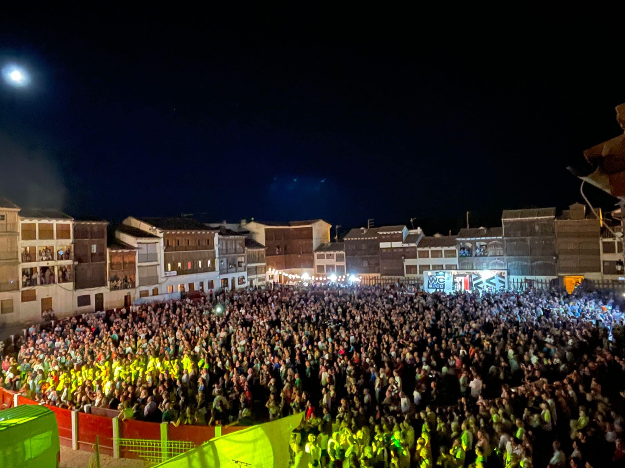 La Plaza del Coso se llenó para disfrutar de la primera edición del festival