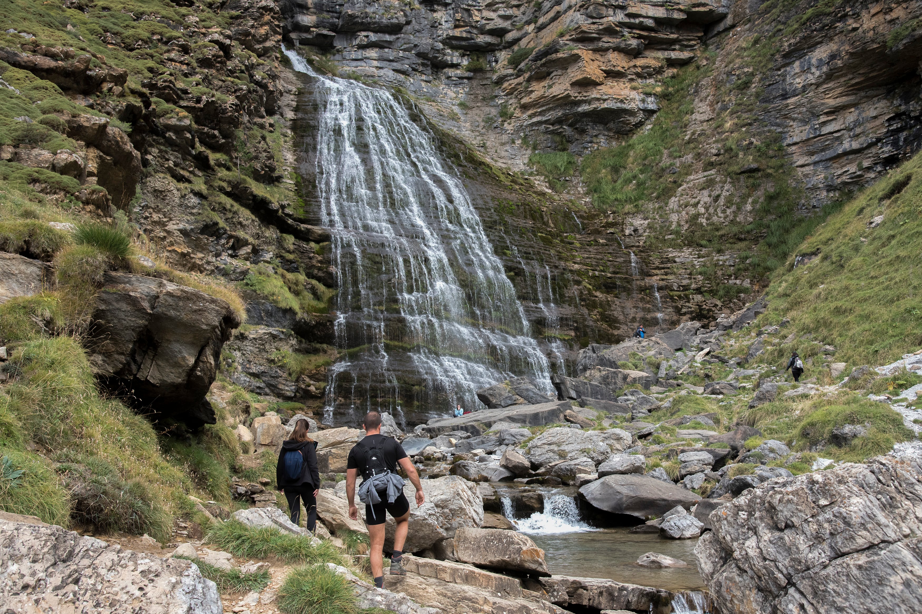 Turistas en el Parque Nacional de Ordesa y Monte Perdido