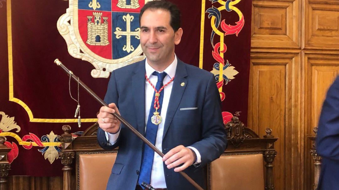 Mario Simón en su toma de posesión como Alcalde de Palencia