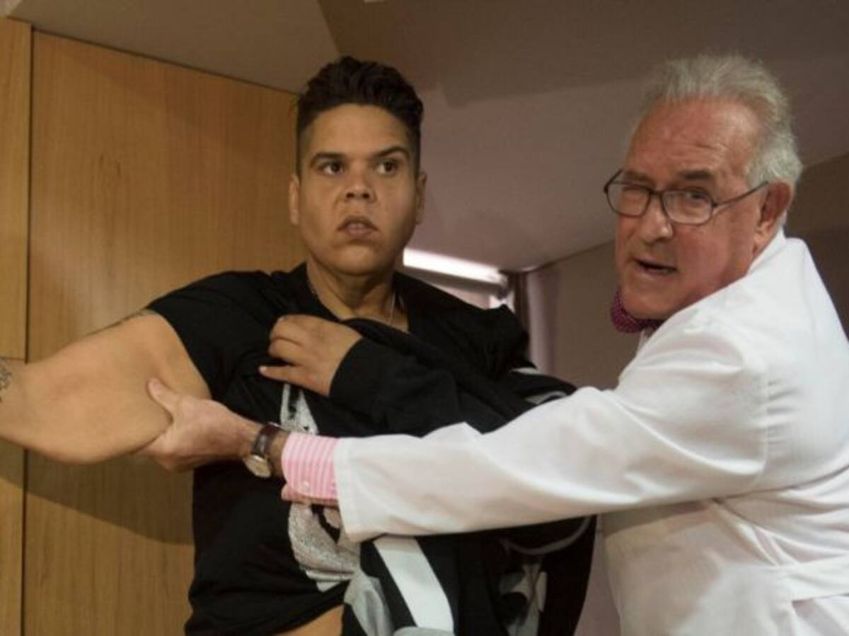 Cuatro horas de operación para eliminar 20 kg de piel abdominal al más obeso del pais