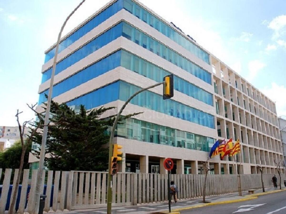 El Consell de Ibiza dice que "es necesario" controlar a los británicos a su llegada para evitar una cuarta ola