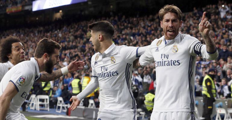 Sergio Ramos celebra su gol ante el Betis