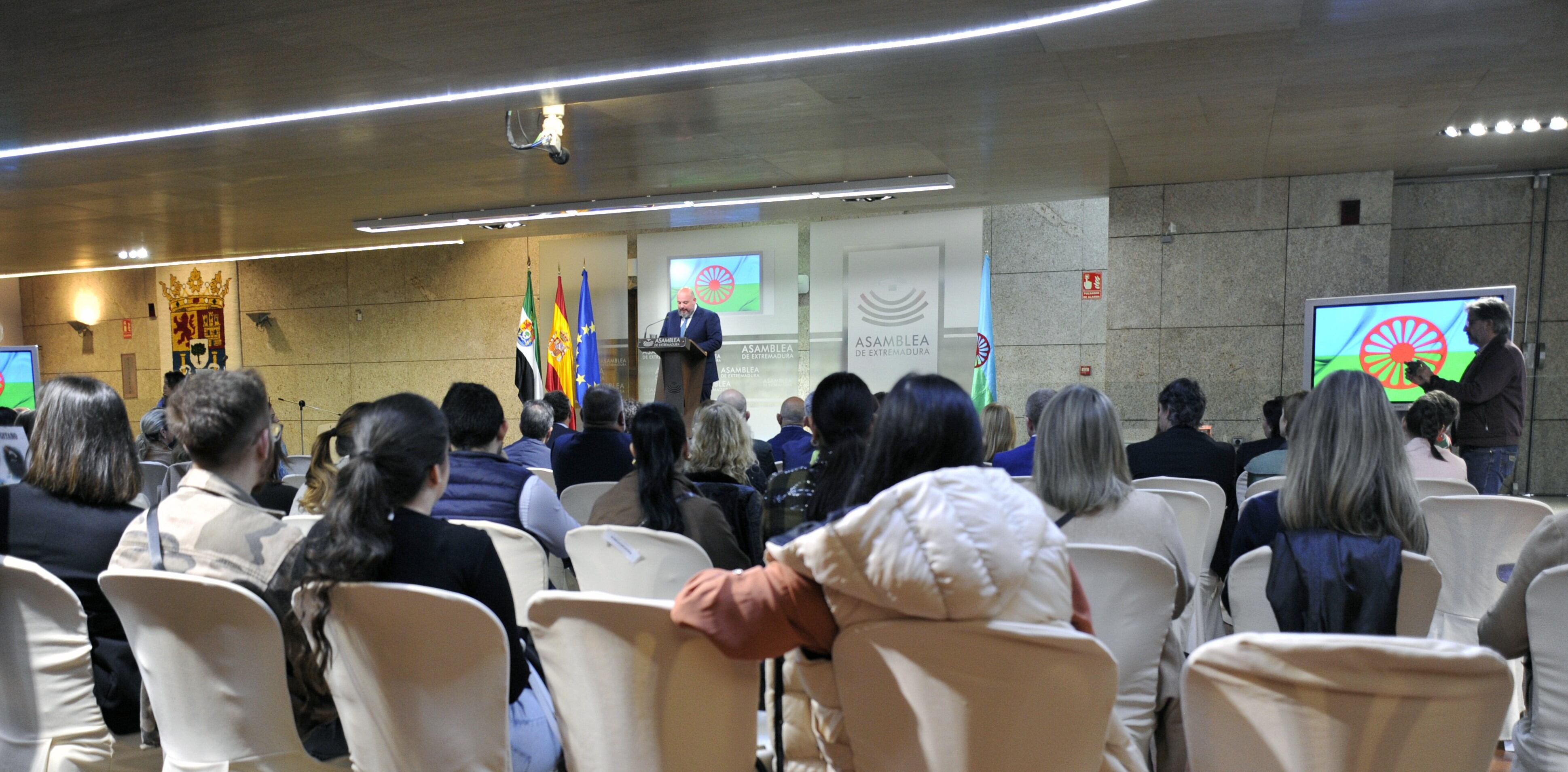 Día del pueblo gitano en la Asamblea de Extremadura