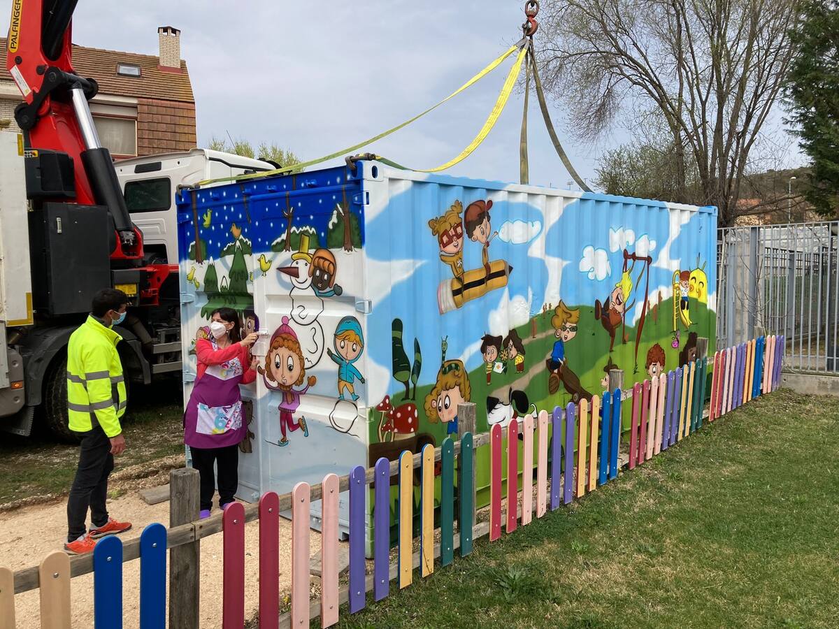 La Escuela Infantil de Barbastro aumenta su equipamiento con un nuevo almacén