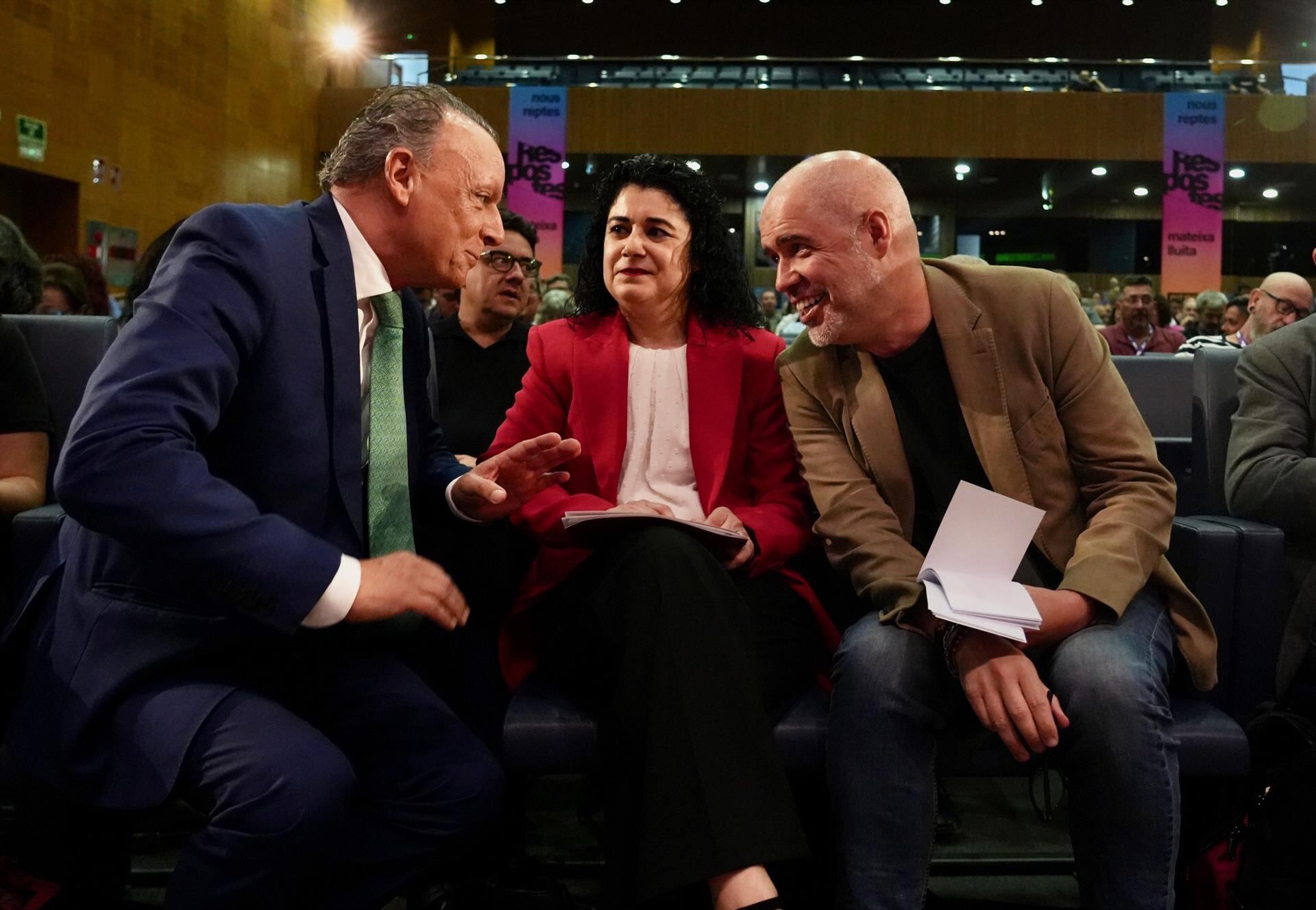 El presidente de la CEV, Salvador Navarro, junto a la secretaria general de CCOO PV, Ana García, y el secretario general de CCOO, Unai Sordo, en el Congreso de CCOO PV
