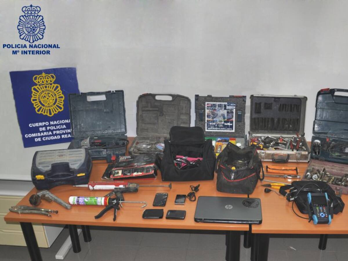 Detenidos los presuntos autores de una treintena de robos con fuerza en vehículos de empresa en Puertollano y Ciudad Real