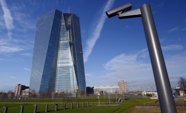 Fotografía de archivo fechada el 7 de diciembre de 2015 que muestra el edificio del Banco Central Europeo (BCE) en Fráncfort, Alemania.