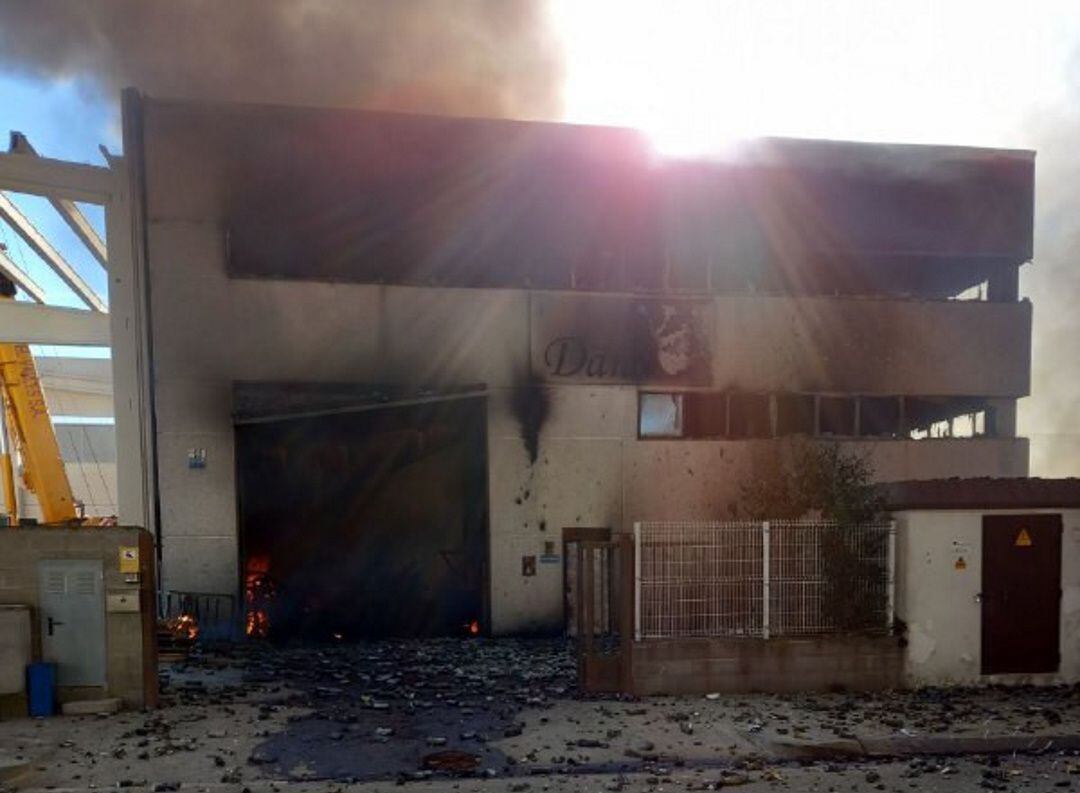 Empresa afecta per l'incendi