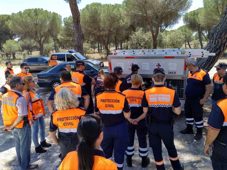 Volutnarios de Peñafiel y de otras agrupaciones en un curso de formación