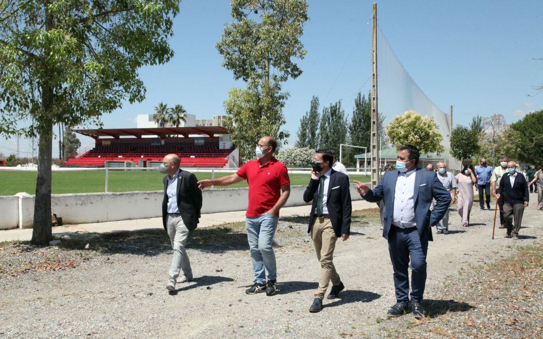 El presidente de la Diputación visita e inaugura varias obras en el municipio de Guadiana